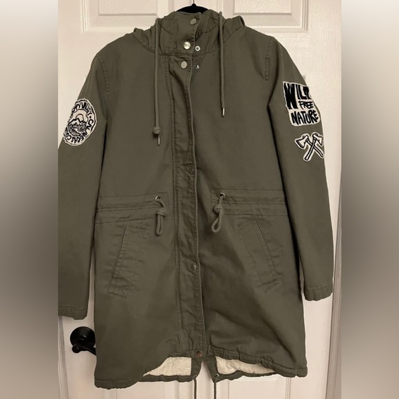 Pull bear jacket ~Size M~ Color Green - Picture 1 of 5